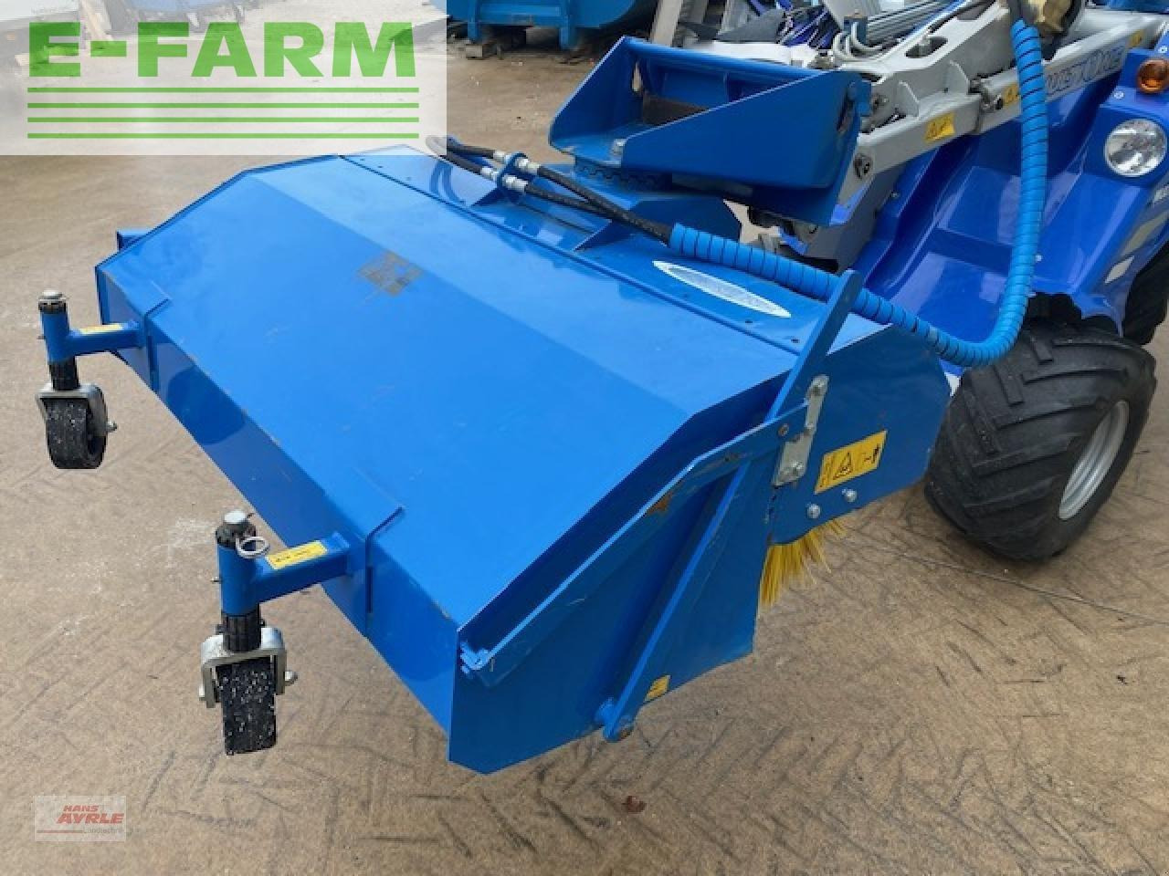 Farm tractor Avant s630+ mit vielen anbaugeräten multione: picture 4