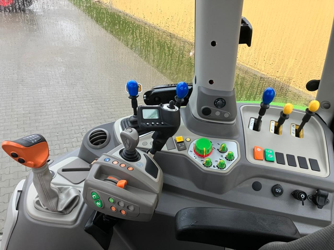 Farm tractor Deutz-Fahr 6165 AGROTRON: picture 8
