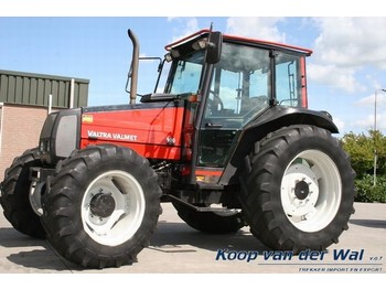 Valtra 900 - Farm tractor