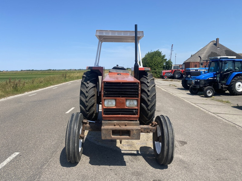 Farm tractor Fiat 80-66: picture 3