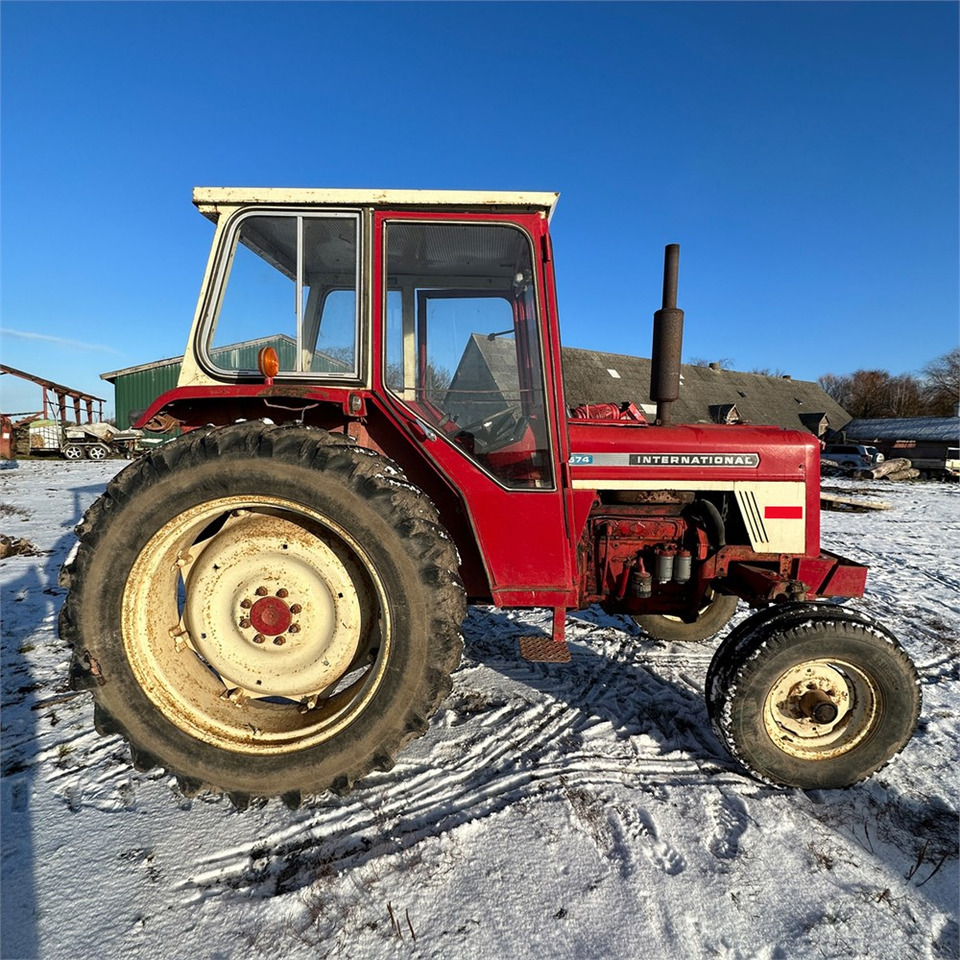Farm tractor International IH I - 574: picture 9