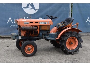Compact tractor Kubota B6001E: picture 1