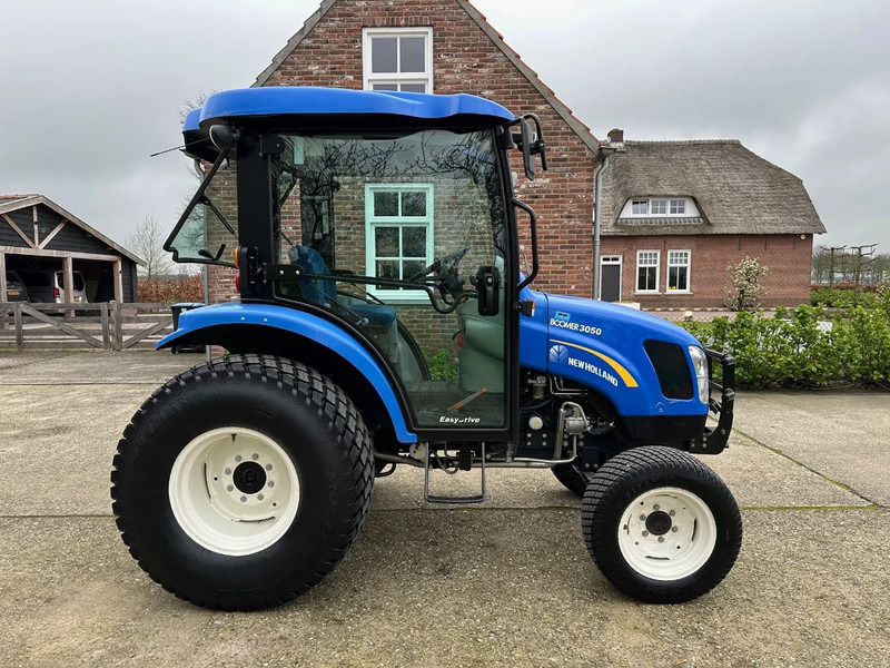 Compact tractor New Holland BOOMER 3050 4WD: picture 8