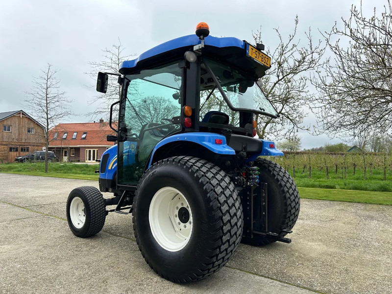 Compact tractor New Holland BOOMER 3050 4WD: picture 4
