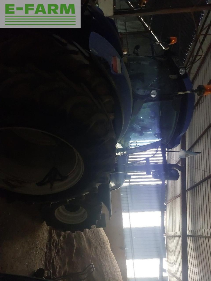 Farm tractor New Holland t7.250: picture 3