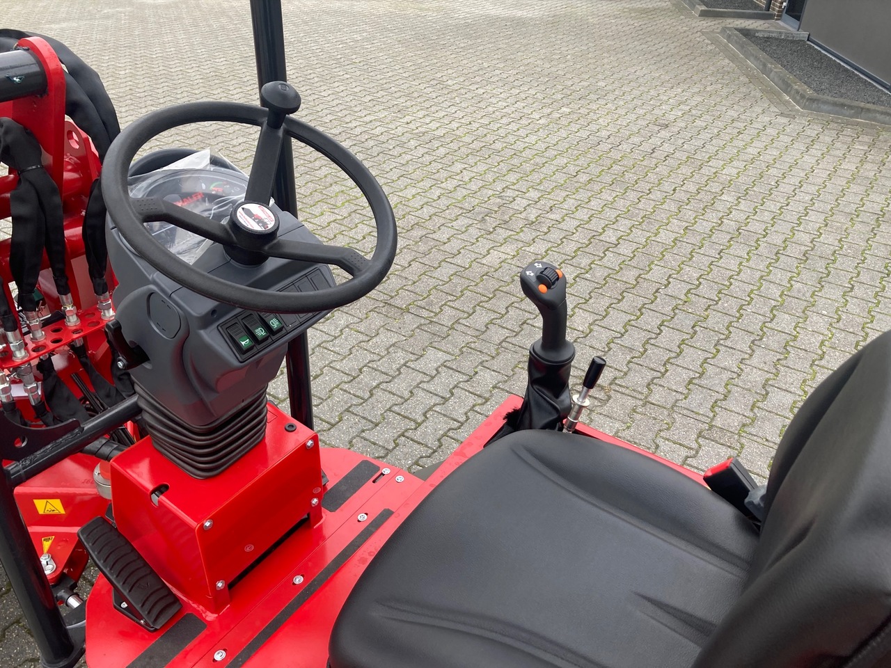 New Compact loader Thaler 2230S: picture 6