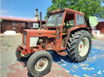Farm tractor mccormic International 624: picture 1