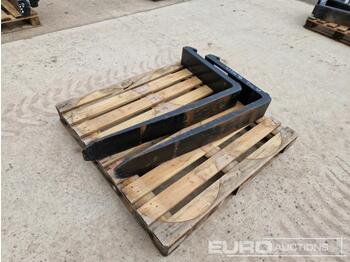 Forks Unused 42" Pallet Forks to suit Forklift