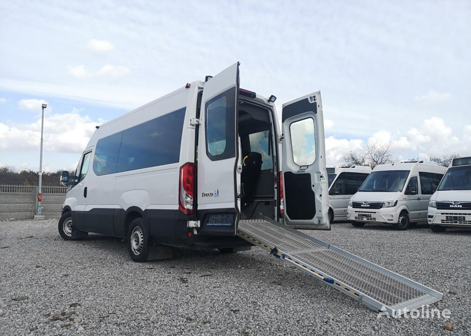 Minibus, Passenger van IVECO Daily: picture 21