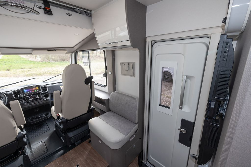 Integrated motorhome Etrusco I 6900 SB FREISTAAT RENT 24*AB 12/2024*: picture 12