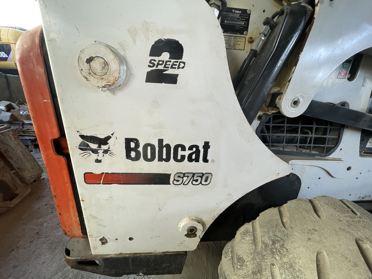 Skid steer loader Bobcat S750: picture 5