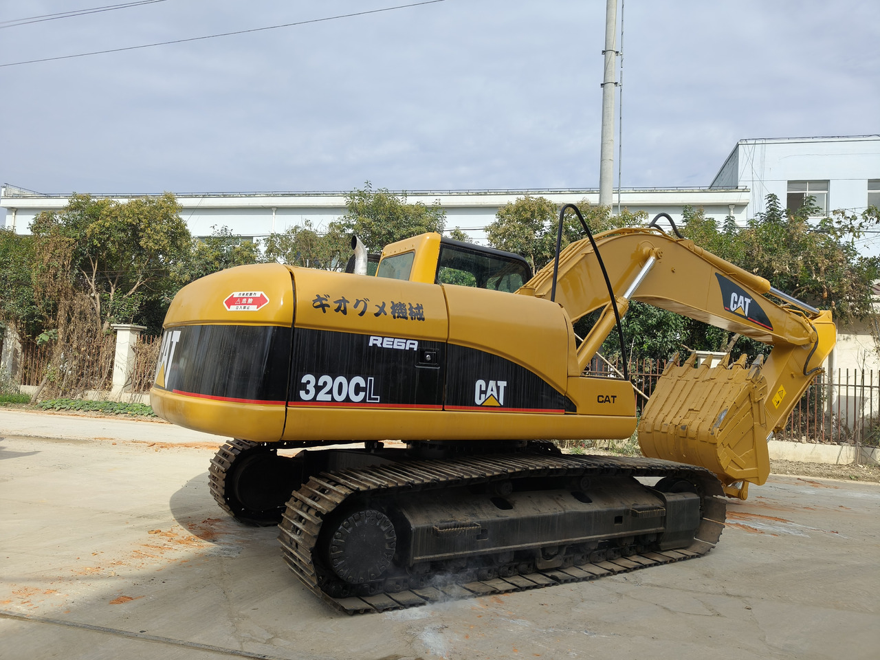 Crawler excavator CATERPILLAR 320C CAT: picture 5