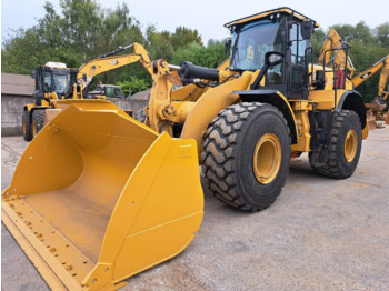 Wheel loader CAT 966M: picture 1