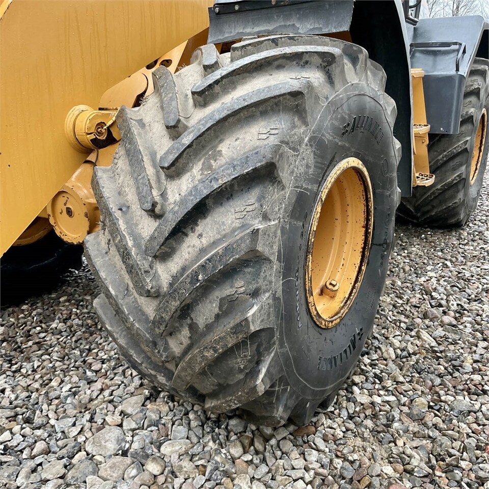 Wheel loader Case 821E: picture 21