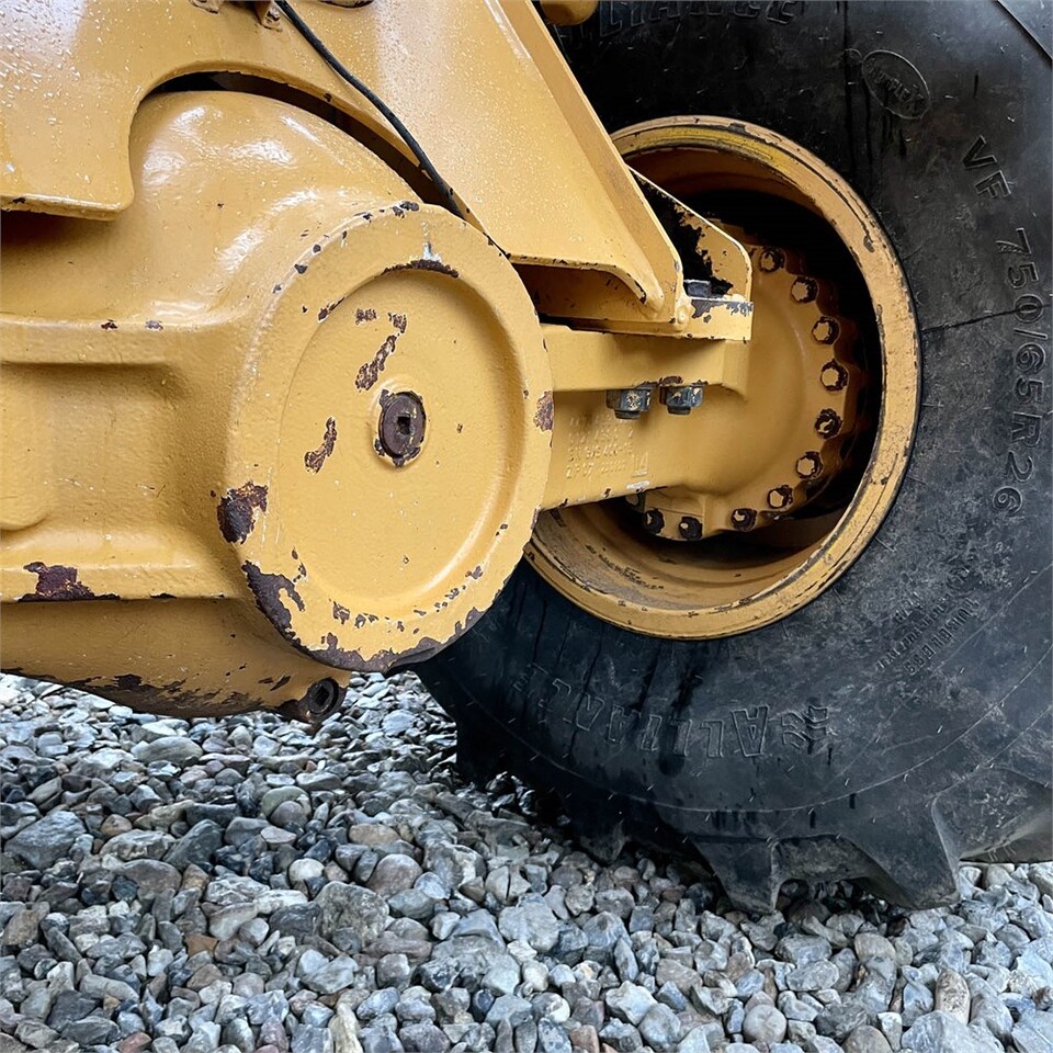 Wheel loader Case 821E: picture 25