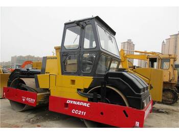 Road roller Dynapac CC211: picture 1