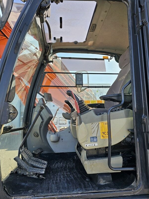 Crawler excavator Hitachi ZX160LC-5B: picture 9