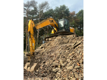 Crawler excavator JCB JS220LC+: picture 2