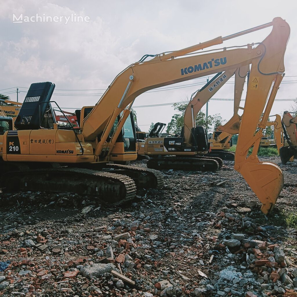 Crawler excavator Komatsu PC210: picture 3