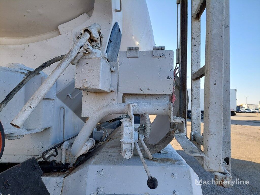 Concrete mixer truck MAN TGA 32.360 8x4 BB: picture 13
