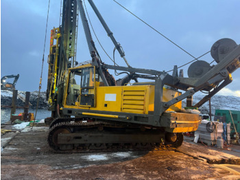 Banut 800 - Pile driver