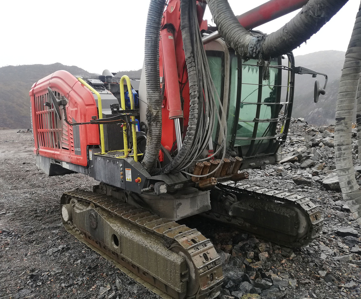 Drilling rig Sandvik DX900i: picture 2