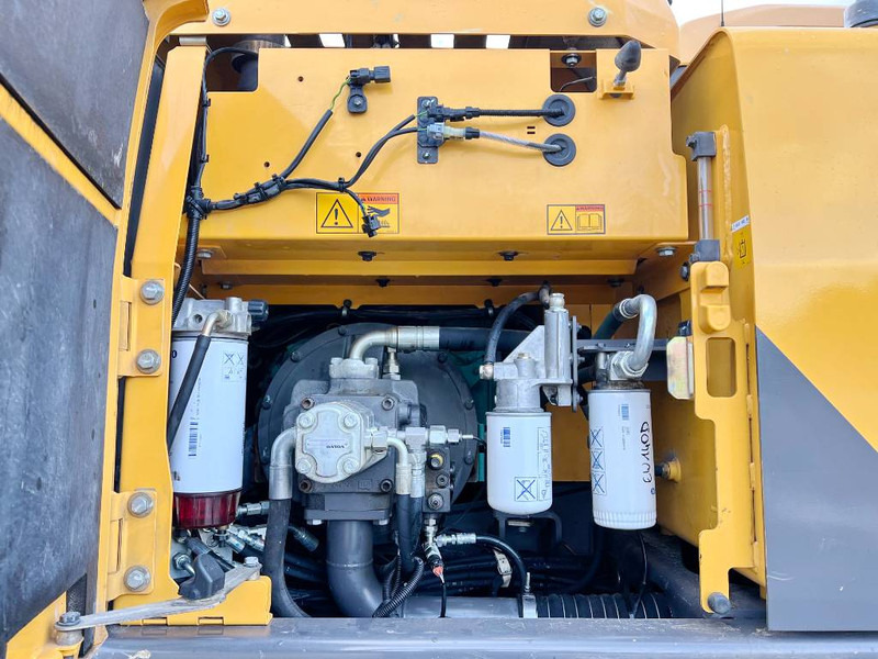 Wheel excavator Volvo EW140D - Excellent Condition / Tilting Bucket: picture 16