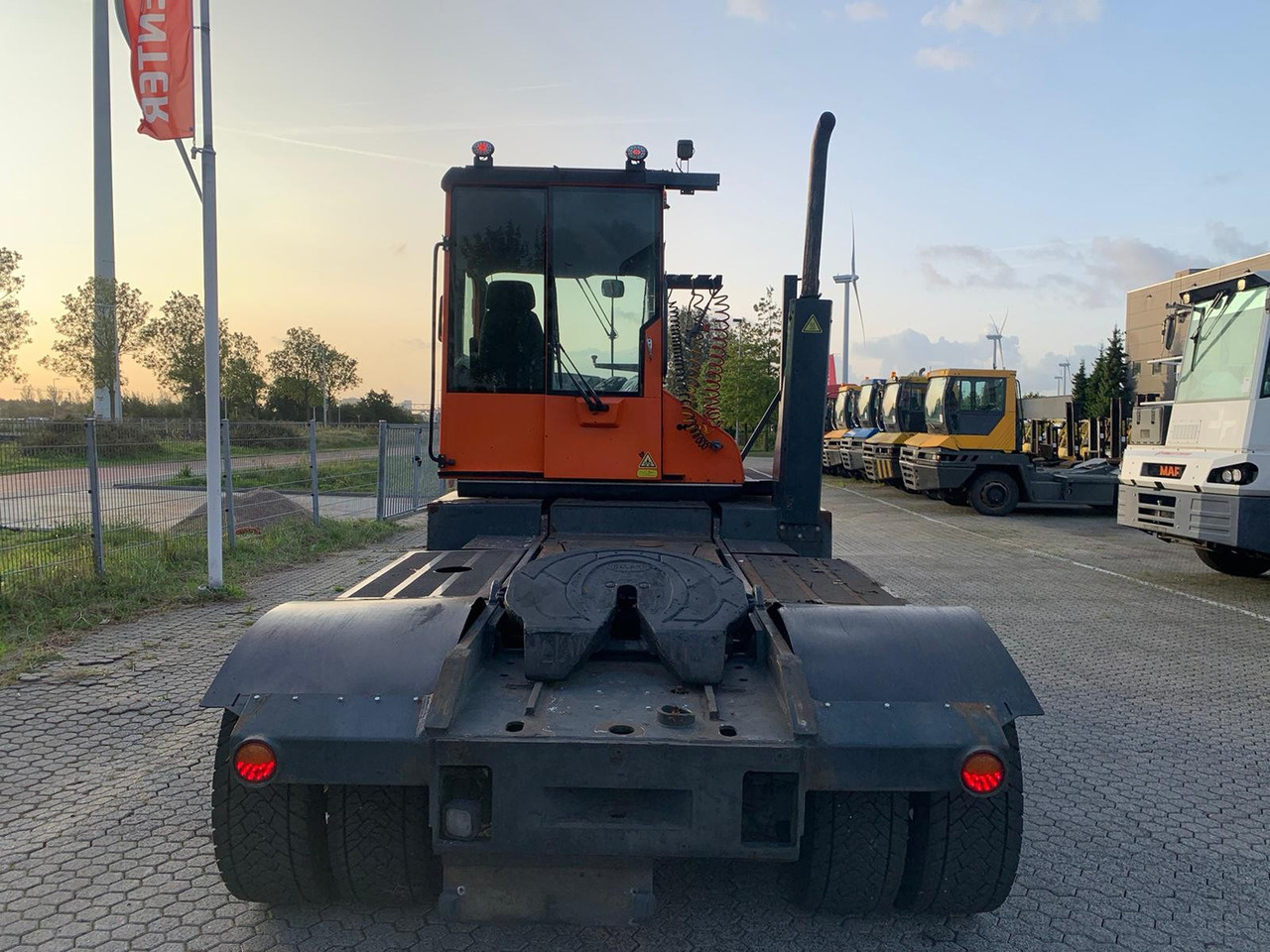 Terminal tractor Kalmar TT616i: picture 8