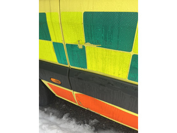 Ambulance MERCEDES-BENZ Sprinter 319 3.0 ambulance / Krankenwagen: picture 4