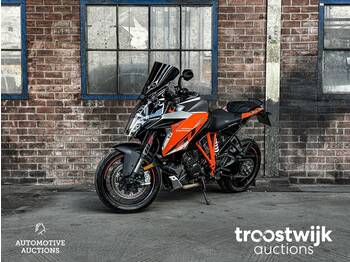 Motorcycle KTM Superduke GT 1290: picture 1