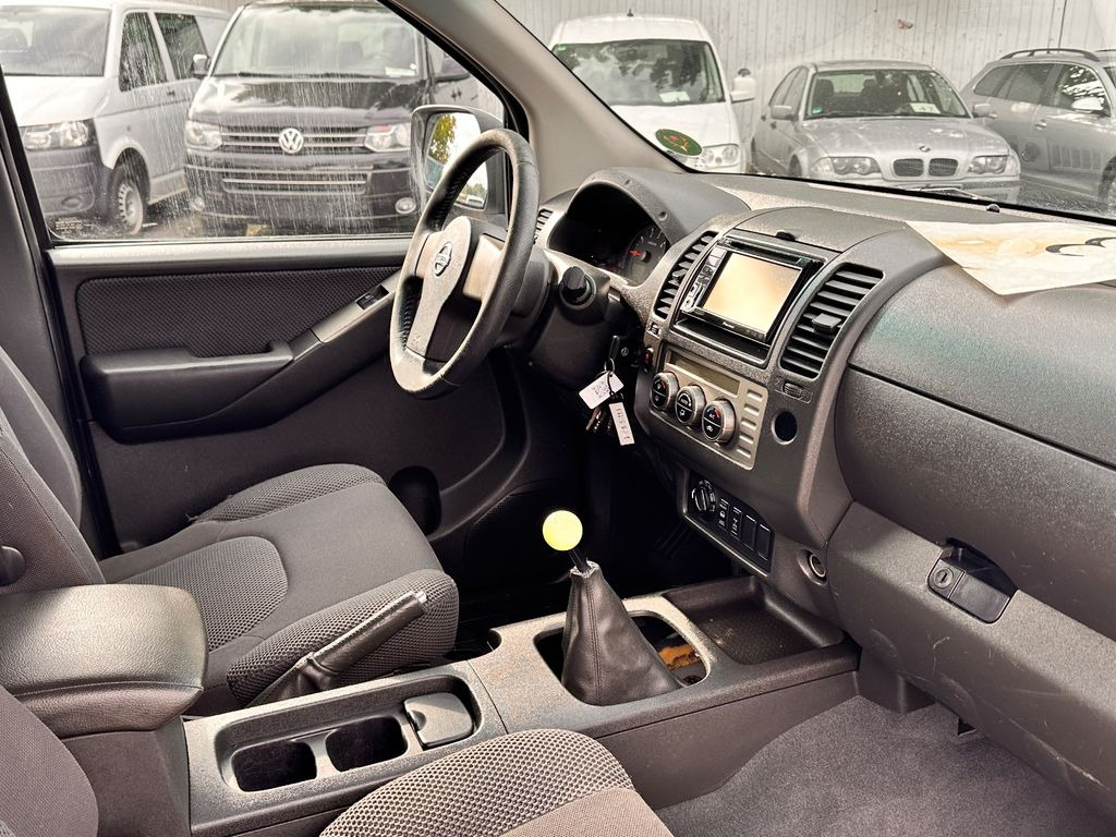 Car Nissan Navara Pickup King Cab SE 4X4: picture 11