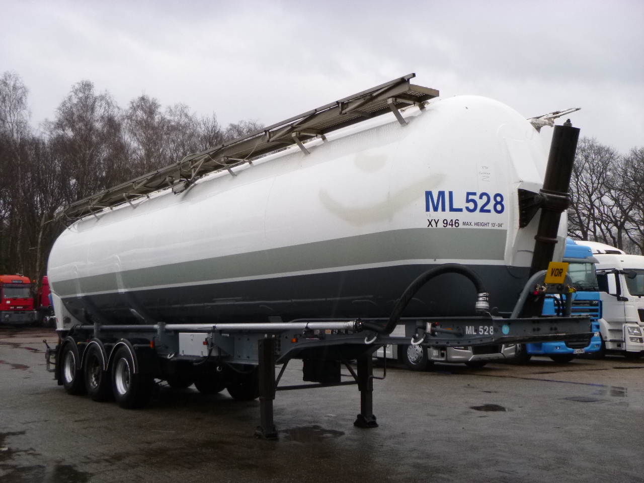 Tank semi-trailer for transportation of flour Benalu Powder tank alu 58 m3 (tipping): picture 2