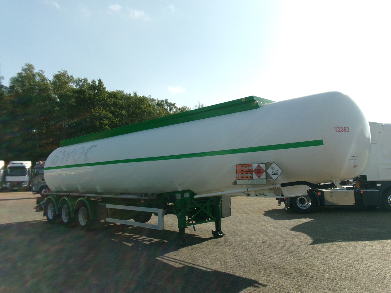 Tank semi-trailer for transportation of fuel Feldbinder Fuel tank alu 42 m3 / / 6 comp + pump: picture 2