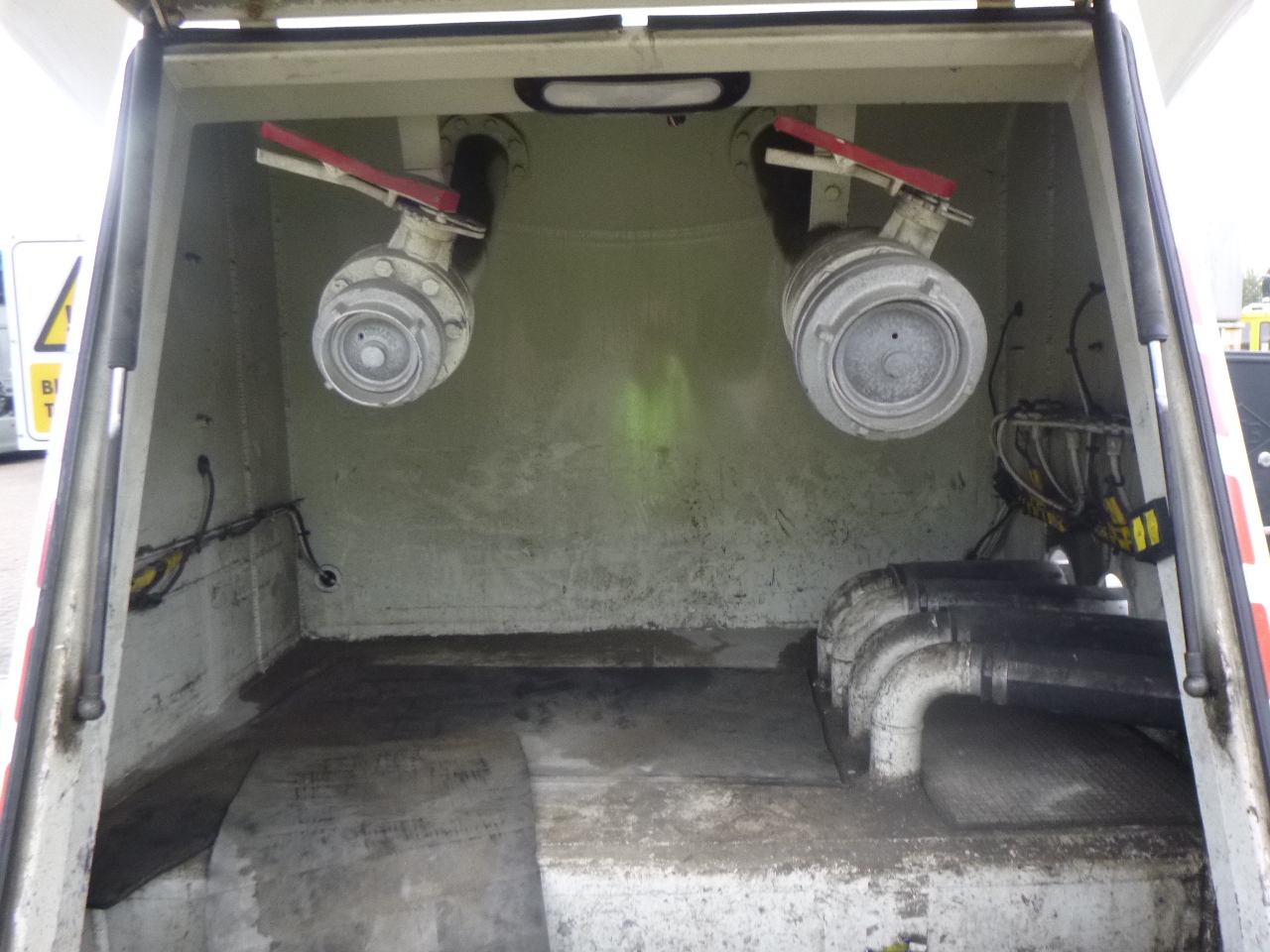 Tank semi-trailer for transportation of flour Feldbinder Powder tank alu 40 m3 / 1 comp: picture 16