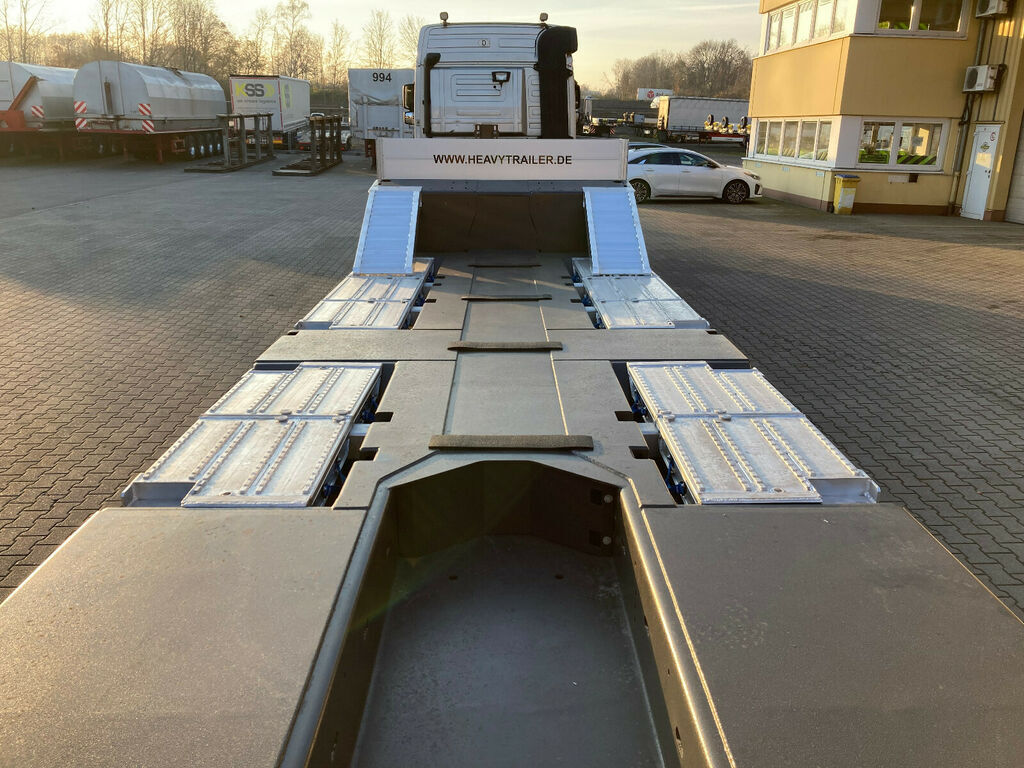 New Low loader semi-trailer Goldhofer 3-Achs-Semi Stepstar m. Radmulden u. hydr Rampen: picture 11