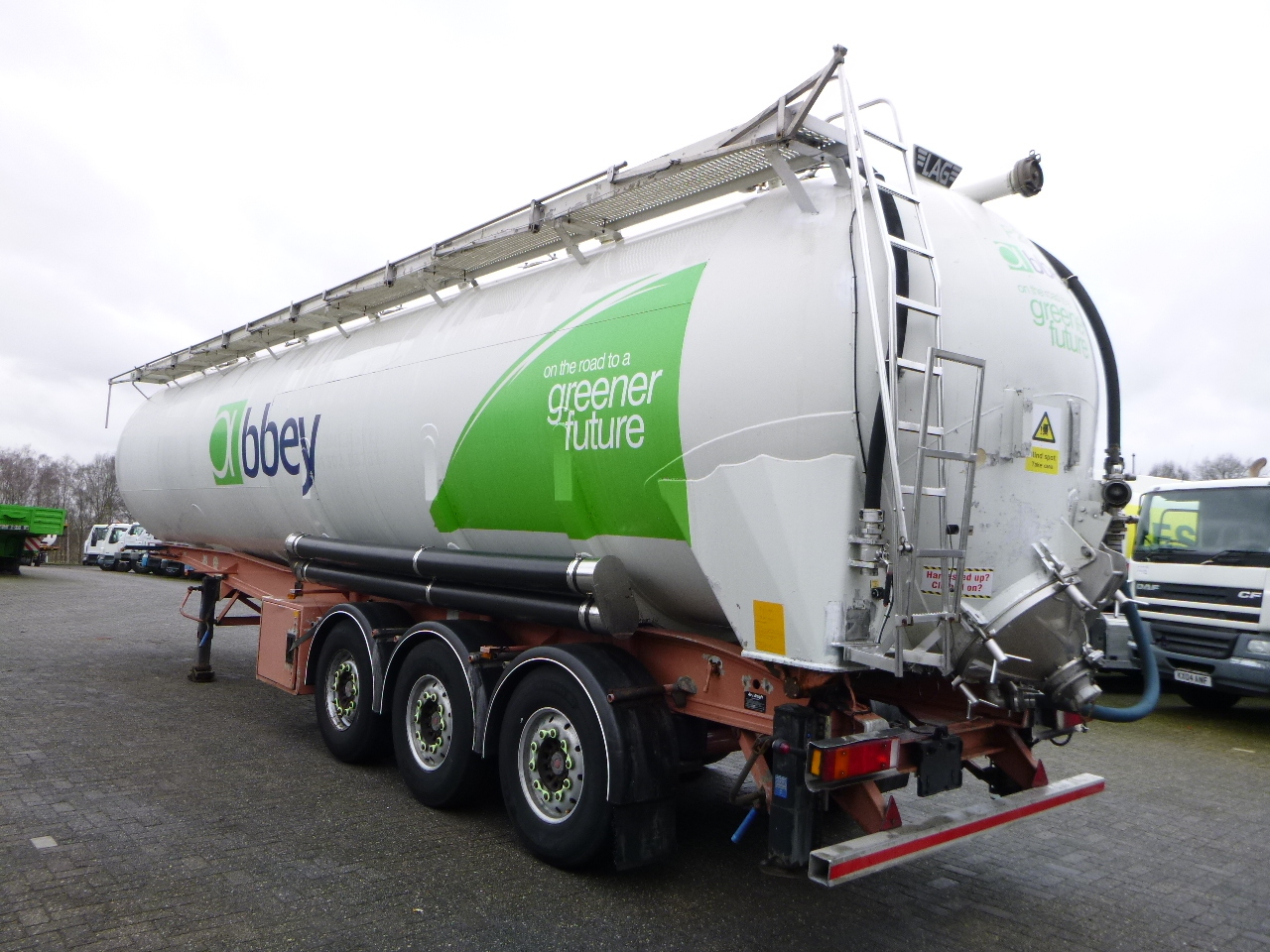 Tank semi-trailer for transportation of flour L.A.G. Powder tank alu 60.5 m3 (tipping): picture 3
