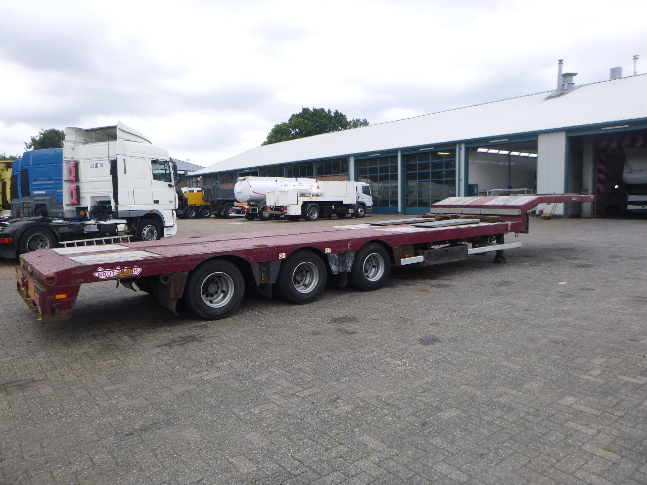 Low loader semi-trailer Nooteboom 3-axle semi-lowbed trailer extendable 14.5 m + ramps: picture 8