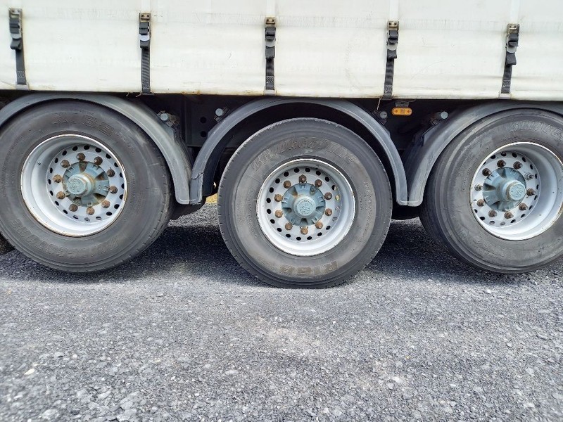 Curtainsider semi-trailer Pacton BOTTOM TAIL LIFT D'HOLLANDIA + 2 LIFT AXLES: picture 2