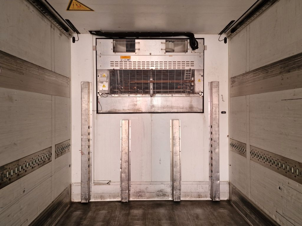 Refrigerator semi-trailer Schmitz Cargobull SKO 24/Ldbw/Trennwand m. Doppelverdampf./Rolltor: picture 11