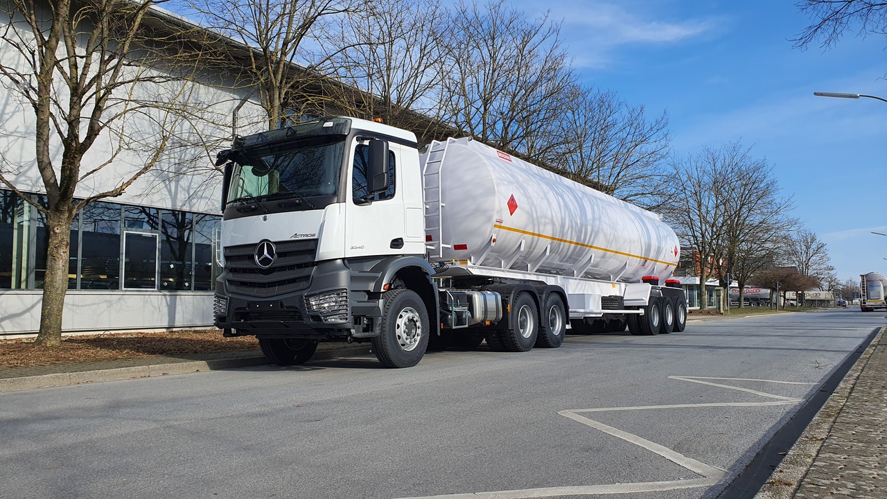 New Tank semi-trailer for transportation of fuel Sievering 40000 LITRE ADR FUEL TANK SEMI-TRAILER FOR MERCEDES ACTROS: picture 2