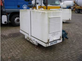 Tank semi-trailer for transportation of flour Yanmar / Blackmer 4TNV88 engine / B600 compressor: picture 1