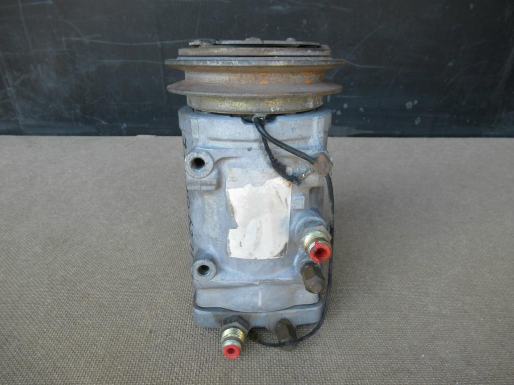 A/C compressor for Construction machinery : picture 3