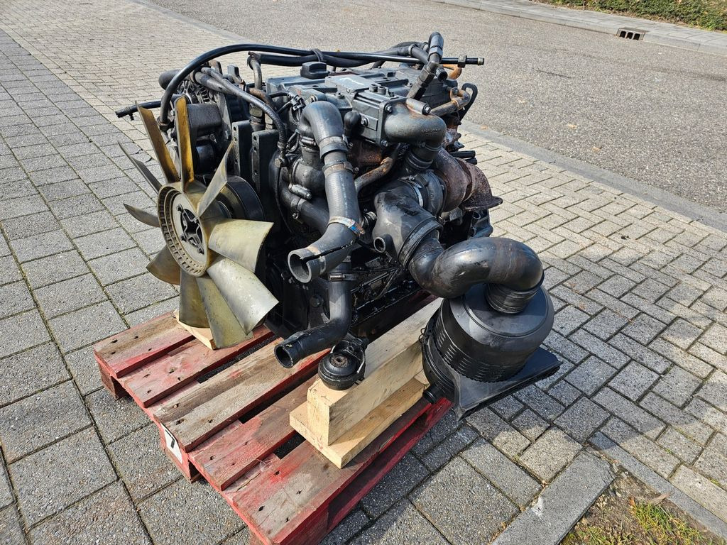 Engine for Construction machinery Deutz BF 4M 2012: picture 4