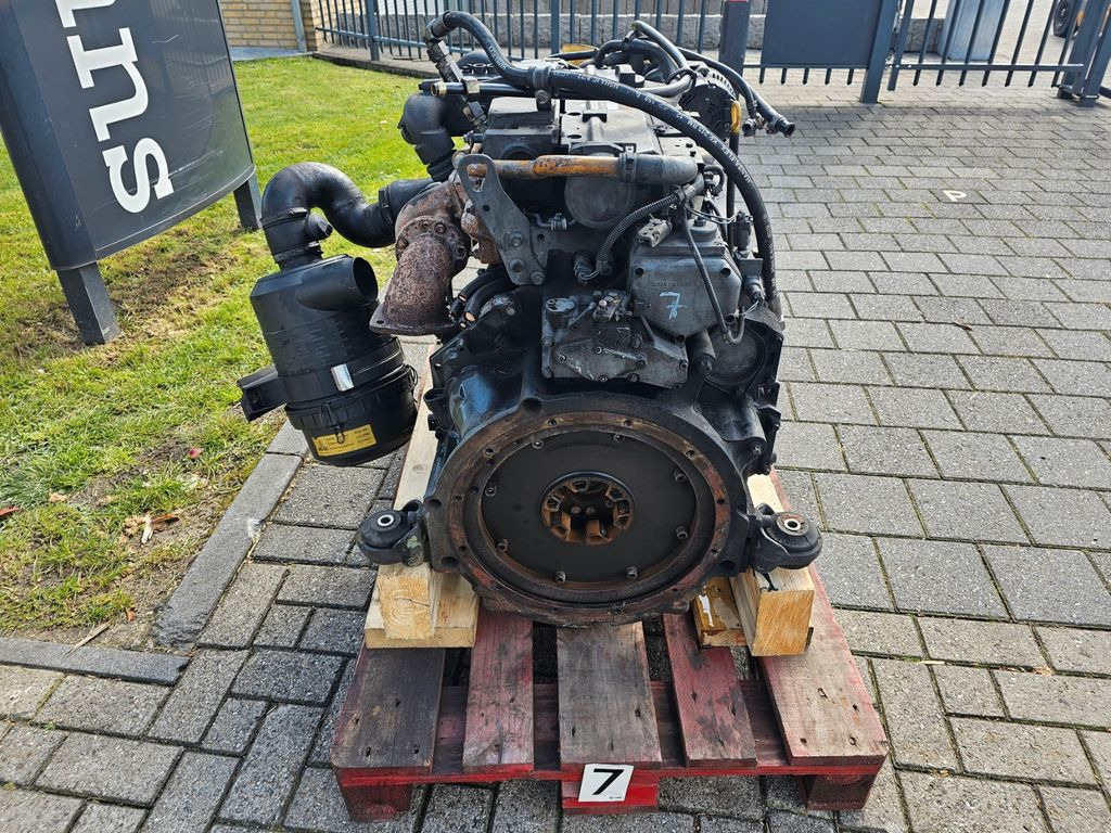 Engine for Construction machinery Deutz BF 4M 2012: picture 7