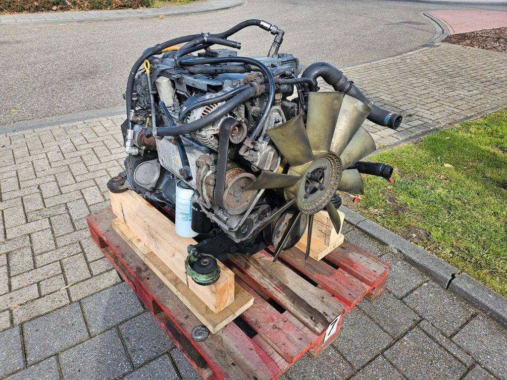 Engine for Construction machinery Deutz BF 4M 2012: picture 5