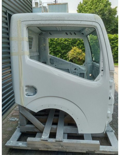 Cab and interior for Truck Renault Maxity: picture 4