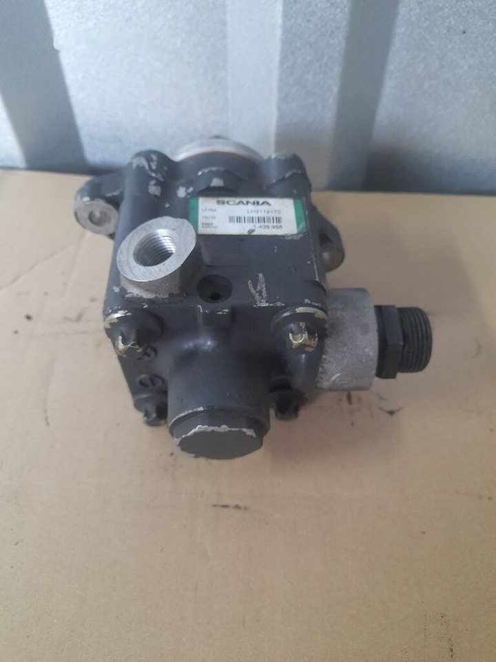 Steering pump for Truck Scania LH2112170   Scania truck: picture 4