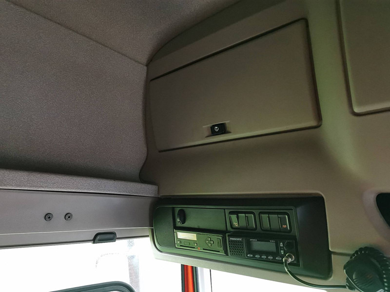 Tractor unit DAF CF 400 spacecab skylights: picture 10