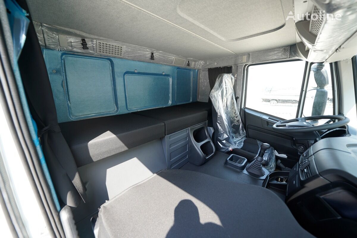New Tractor unit IVECO Trakker AD 380T38H - Sleeper Cabine: picture 10