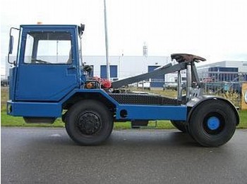 Sisu 4x4 terminal tractor zugmachine - Tractor unit